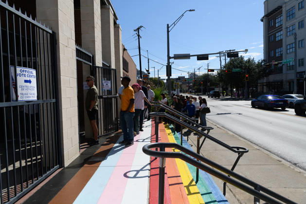 October 19, 2026, Dallas, Texas, USA: Early voting started in Dallas TX on Monday morning...Oak Lawn Branch Library..By Noon, nearly 1,000 people voted at this location. Dallas USA  - ZUMAa183 20261019_znp_a183_021 Copyright: xAvixAdelmanx