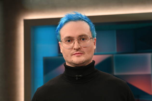 Lehrer Nicolas Schmelzer, verbeamteter Lehrer an einer Gesamtschule, als Herr Schmelzer auf TikTok bekannt , zu Gast in der ARD Talkshow Hart aber Fair mit dem Thema Lehrer, Polizisten, Verwaltung: Wozu brauchen wir noch Beamte?