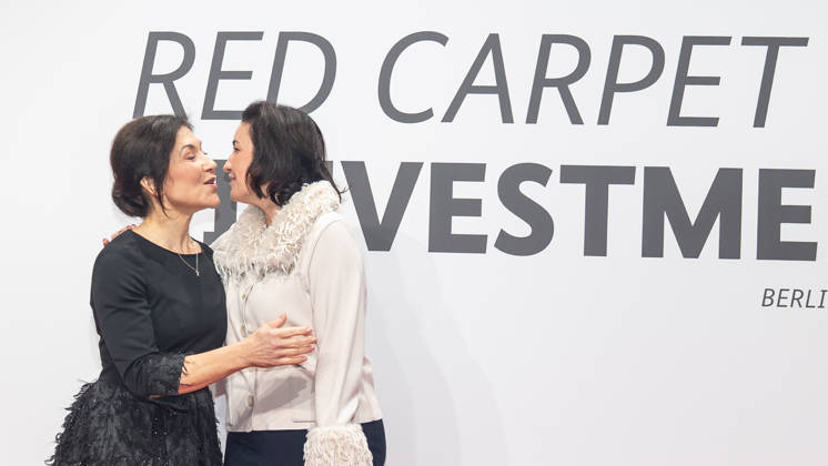 Katherina Reiche, Bundesministerin für Wirtschaft und Energie, und Dorothee Bär, Bundesministerin für Forschung, Technologie und Raumfahrt (von links) auf dem roten Teppich;Invest in Germany Summit 2026 - Red Carpet for Investments - Event Location Kraftwerk Berlin, Berlin Berlin Deutschland Kraftwerk Event Location