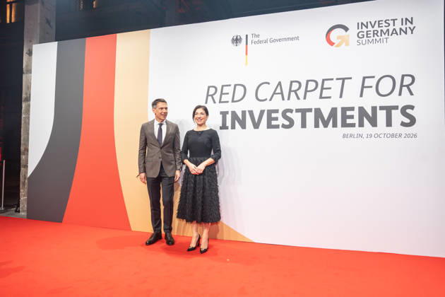 Katherina Reiche, Bundesministerin für Wirtschaft und Energie, mit RenÃ Obermann;Invest in Germany Summit 2026 - Red Carpet for Investments - Event Location Kraftwerk Berlin, Berlin Berlin Deutschland Kraftwerk Event Location