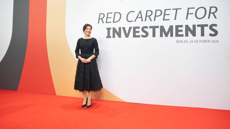 Katherina Reiche, Bundesministerin für Wirtschaft und Energie. Die Bundesminister begrüßt die Gäste auf dem Roten Teppich;Invest in Germany Summit 2026 - Red Carpet for Investments - Event Location Kraftwerk Berlin, Berlin Berlin Deutschland Kraftwerk Event Location