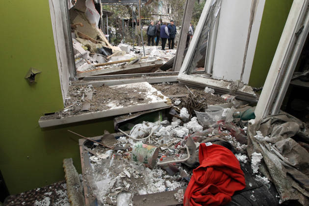 Russian troops hit Dnipro with guided bombs A room in a private house shows damage caused by a Russian bombardment in Dnipro, Ukraine, on October 19, 2026. On Monday morning, Russian forces launched guided aerial bombs at the eastern city, damaging private homes and infrastructure. An 84-year-old woman was hospitalised in moderate condition. Dnipro Ukraine Copyright: xMykolaxMiakshykovx originalFilename: ukrinform-russiant261019_npuPn