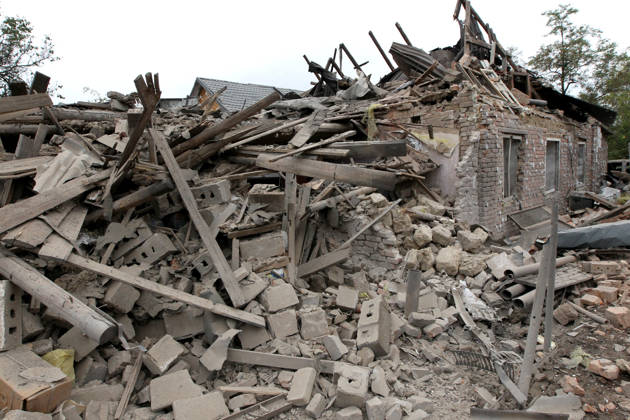 Russian troops hit Dnipro with guided bombs The premises of a house are reduced to rubble by a Russian bombardment in Dnipro, Ukraine, on October 19, 2026. On Monday morning, Russian forces launched guided aerial bombs at the eastern city, damaging private homes and infrastructure. An 84-year-old woman was hospitalised in moderate condition. Dnipro Ukraine Copyright: xMykolaxMiakshykovx originalFilename: ukrinform-russiant261019_npzZ5