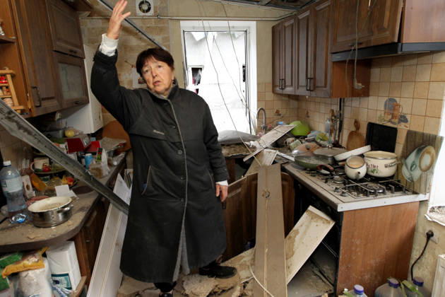 Russian troops hit Dnipro with guided bombs Valentyna Vasylivna shows her house, damaged by a Russian bombardment, in Dnipro, Ukraine, on October 19, 2026. On Monday morning, Russian forces launched guided aerial bombs at the eastern city, damaging private homes and infrastructure. An 84-year-old woman was hospitalised in moderate condition. Dnipro Ukraine Copyright: xMykolaxMiakshykovx originalFilename: ukrinform-russiant261019_np9Hv