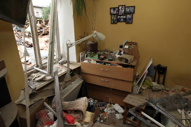 Russian troops hit Dnipro with guided bombs A room in a private house shows damage caused by a Russian bombardment in Dnipro, Ukraine, on October 19, 2026. On Monday morning, Russian forces launched guided aerial bombs at the eastern city, damaging private homes and infrastructure. An 84-year-old woman was hospitalised in moderate condition. Dnipro Ukraine Copyright: xMykolaxMiakshykovx originalFilename: ukrinform-russiant261019_npJBl