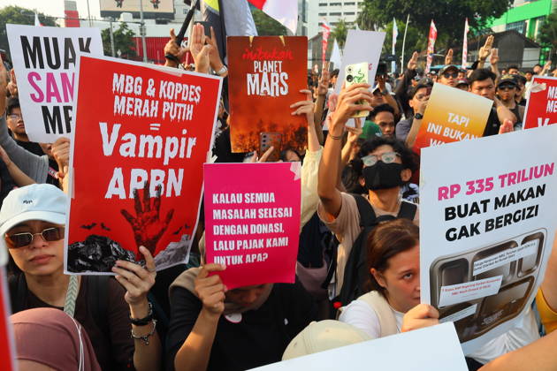 October 20, 2026, Jakarta, Central Jakarta, jakarta: Students and civil society groups stage a protest at Tugu Tani, Central Jakarta, voicing concerns over government policies, environmental issues, and social inequality. Jakarta jakarta - ZUMAp146 20261020_zap_p146_028 Copyright: xDennyxPohanx