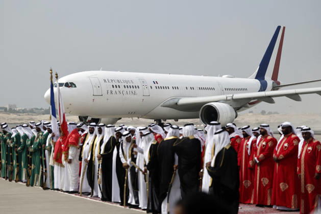 President Macron Visits Bahrain The plane carrying French President Emmanuel Macron lands at Sakhir Air Base, in Manama, Bahrain, October 20, 2026. Photo by Benoit Tessier Pool ABACAPRESS.COM Manama Bahrain  Copyright: xTessierxBenoit Pool ABACAx