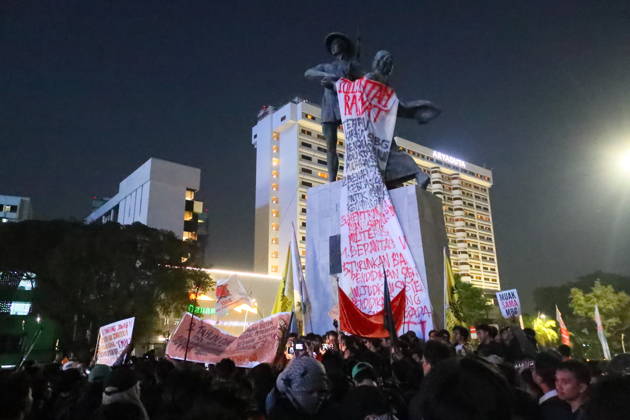 October 20, 2026, Jakarta, Central Jakarta, jakarta: Students and civil society groups stage a protest at Tugu Tani, Central Jakarta, voicing concerns over government policies, environmental issues, and social inequality. Jakarta jakarta - ZUMAp146 20261020_zap_p146_049 Copyright: xDennyxPohanx