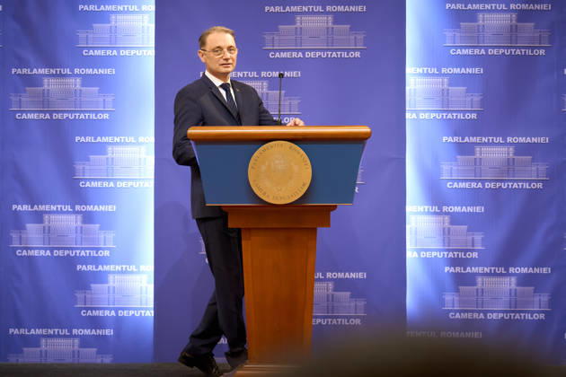 Luca Niculescu New Romanian Prime Minister After Confidence Vote Bucharest, Romania. 20th Oct, 2026: Luca Niculescu, Romania s new prime minister, makes a brief press statement after receiving the confidence vote in the Romanian Parliament. Bucharest Romania Copyright: xLucianxAlecux