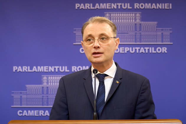 Luca Niculescu New Romanian Prime Minister After Confidence Vote Bucharest, Romania. 20th Oct, 2026: Luca Niculescu, Romania s new prime minister, makes a brief press statement after receiving the confidence vote in the Romanian Parliament. Bucharest Romania Copyright: xLucianxAlecux