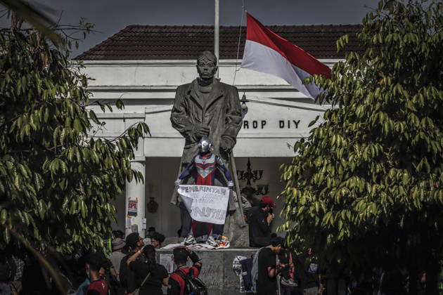 October 20, 2026, Yogyakarta, Special Region Of Yogyakarta, Indonesia: Special Region of Yogyakarta, October 20, 2026. A crowd comprising members of a community and student alliance staged a protest in front of the Special Region of Yogyakarta Regional PeopleÃ¢â‚¬â ¢s Representative Council (DPRD) building. During the protest, the demonstrators made several demands, including that forest and land fires and floods be declared national disasters; that strict action be taken against the corporations involved; and that the cost of education and healthcare be reduced and access to these services be made more equitable. Yogyakarta Indonesia  - ZUMAf198 20261020_zip_f198_021 Copyright: xMuhammadxFebriansyahx
