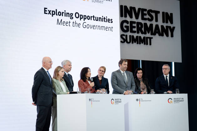 Invest in Germany Summit, Berlin, ESMT Invest in Germany Summit, Berlin, ESMT, Friedrich Merz, Bundeskanzler Katherina Reiche, Bundeswirtschaftsministerin Lars Klingbeil, Bundesfinanzminister Steffen Bilger, Bundesverkehrsminister Dorothee Bär, Bundesforschungsministerin Verena Hubertz, Bundesbauministerin Karsten Wildberger, Bundesdigitalminister Martin Blessing, Sonderbeauftragter für Investitionen Berlin Berlin GER