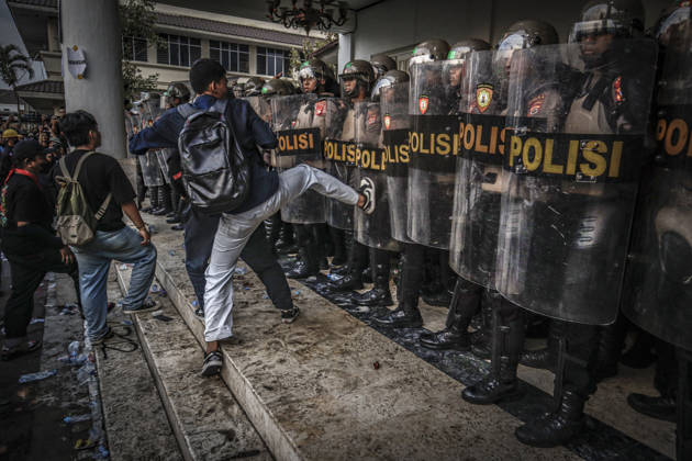 October 20, 2026, Yogyakarta, Special Region Of Yogyakarta, Indonesia: Special Region of Yogyakarta, October 20, 2026. A crowd comprising members of a community and student alliance staged a protest in front of the Special Region of Yogyakarta Regional People™s Representative Council (DPRD) building. During the protest, the demonstrators made several demands, including that forest and land fires and floods be declared national disasters; that strict action be taken against the corporations involved; and that the cost of education and healthcare be reduced and access to these services be made more equitable. Yogyakarta Indonesia - ZUMAf198 20261020_zip_f198_023 Copyright: xMuhammadxFebriansyahx