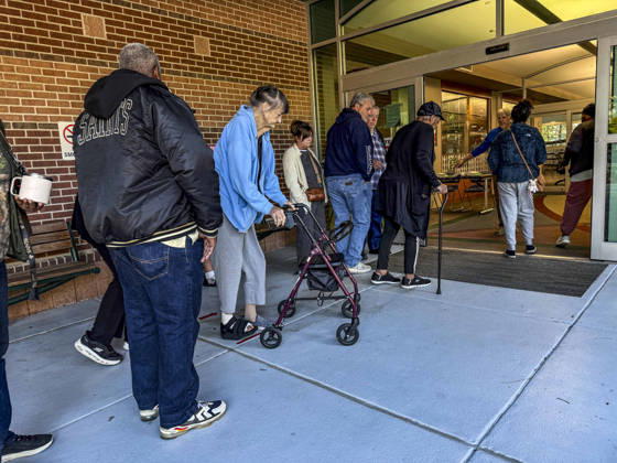 October 20, 2026, Shreveport, Louisiana, USA: Polls open on the first day of early vote in Louisiana. Those needing assistance are moved to the front of the line. Voters are casting their ballots in a highly watched Senate race and in redrawn congressional districts due to the U.S. Supreme CourtÕs Louisiana v. Callais decision, which struck down the stateÕs Congressional map that had created a second majority-Black district. Shreveport USA - ZUMAd155 20261020_znp_d155_021 Copyright: xSuexDorfmanx