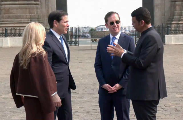 RECORD DATE NOT STATED U.S. Secretary of State Marco Rubio in Mumbai Mumbai, Oct 20 (ANI): Maharashtra Chief Minister Devendra Fadnavis interacts with U.S. Secretary of State Marco Rubio and his wife, Jeanette Dousdebes Rubio, and U.S. Ambassador to India Sergio Gor at Gateway of India, in Mumbai on Tuesday. (ANI Video Grab) Mumbai Maharashtra India Copyright: xANIx ANI_20261020141