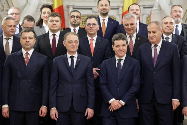 (261020) -- BUCHAREST, Oct. 20, 2026 -- Romania s new Prime Minister Luca Niculescu (2nd, L) and President Nicusor Dan (3rd, L) pose with members of the new government after a swearing ceremony at the Cotroceni Palace in Bucharest, Romania, on Oct. 20, 2026. Romania s new government led by Luca Niculescu took the oath of office before Romanian President Nicusor Dan at the Cotroceni Palace on Tuesday evening. (Photo by Xinhua) ROMANIA-BUCHAREST-NEW GOVERNMENT CristianxCristel 