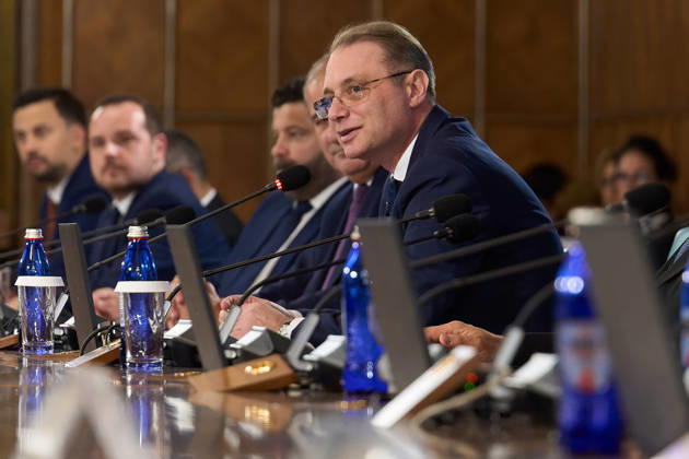 Bucharest, Romania. 20th Oct, 2026: Luca Niculescu, Prime Minister of Romania, leads the government meeting at Victoria Palace, the Romanian Government headquarters. Bucharest Romania Copyright: xLucianxAlecux