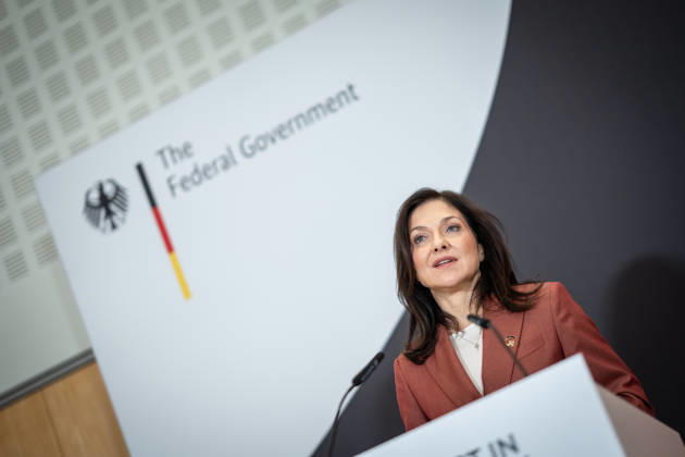 Katherina Reiche, Bundeswirtschaftsminister, beim Abschlussstatement;Invest in Germany Summit 2026 in der ESMT - European School of Management and Technology Berlin, Berlin Berlin Deutschland ESMT Berlin