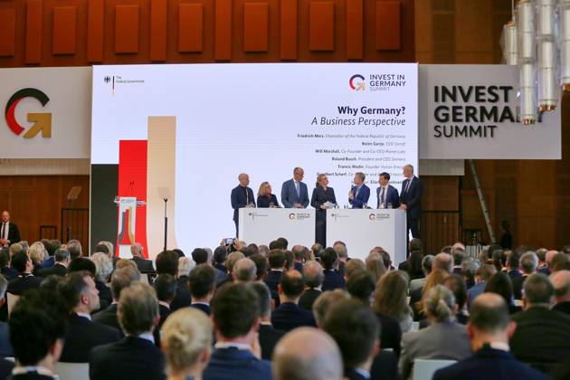 Berlin, Deutschland, 20.10.2026: ESMT: Invest in Germany Summit: Diskussion unter anderem mit: Gundbert Scherf (Helsing) Belén Garijo (Sanofi), Bundeskanzler Friedrich Merz (CDU), Will Marshall (Planet Labs), Francis Wedin (Vulcan Energy), Roland Busch (Siemens) Copyright: xdtsxNachrichtenagenturx dts_140019
