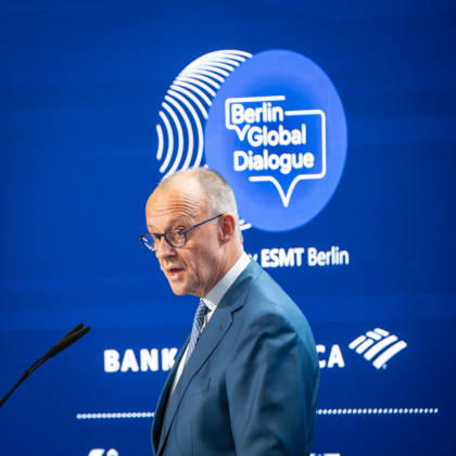 Bundeskanzler Friedrich Merz hält eine Rede und diskutiert anschließend auf dem BGD 2026;Berlin Global Dialogue 2026 BGD 2026 Motto Advancing Alliances for a New Era, Berlin Berlin Deutschland ESMT