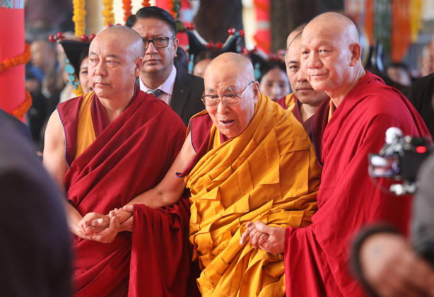 Long Life prayer offering for the Dalai Lama at Dharamshala, India Tibetan spiritual leader, the Dalai Lama (C), arrives to attend a Long-Life Prayer Offering for him at the Main Tibetan Temple at McLeod Ganj, in Dharamshala, India on October 21, 2026. The prayer session was organized by the Tibetan Institute of Performing Arts (TIPA), Norbulingka Institute and the Nepal Tibetan Lhamo Association. Dharamshala india  Copyright: xMatrixxImagesx xSanjayxBaidx
