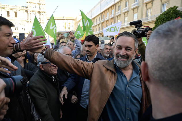 Abascal Visits A Coruna in the Middle of the Pre-Election Campaign Vox leader Santiago Abascal during an event in Plaza de María Pita on October 21, 2026, in A Coruna, Galicia, Spain. The Vox leader is touring various locations across Spain to kick off the pre-campaign for the November 29 elections. 29N OCTOBER 21, 2026 M Madrid, Madrid, Spain  Copyright: xM.xDylanx 7858876