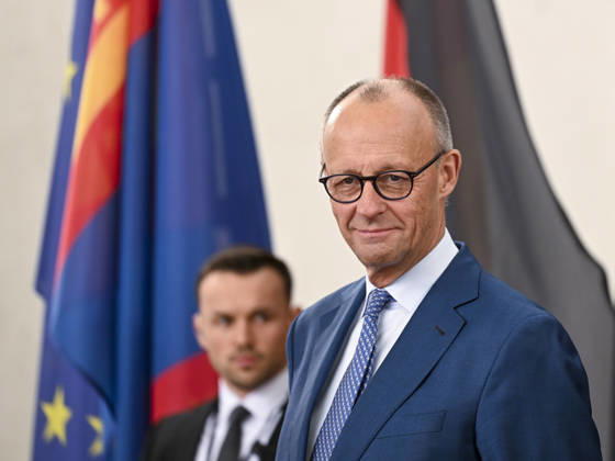 Friedrich Merz - Ukhnaagiin Khurelsukh meeting in Berlin BERLIN, GERMANY - OCTOBER 21: German Federal Chancellor Friedrich Merz welcomes Mongolian President Ukhnaagiin Khurelsukh (not seen) at the entrance of the Federal Chancellery in Berlin, Germany on Wednesday, October 21, 2026. Halil Sagirkaya Anadolu Berlin Germany. Editorial use only. Please get in touch for any other usage.  Copyright: x2026xAnadoluxHalilxSagirkayax