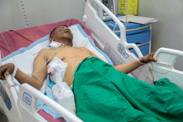 Healthcare crisis deepens in war-torn Yemeni city of Taiz TAIZ, YEMEN - OCTOBER 21: Wounded Yemeni civilians receive treatment under dire conditions at Al-Thawra Hospital, the city s largest public hospital, in Taiz, Yemen, on October 21, 2026. As intense clashes persist between Yemeni government forces and Iran-backed Houthi rebels for control of the strategically located province, healthcare facilities face severe disruption due to critical fuel shortages while thousands of displaced and conflict-affected families struggle to survive. Hamza Mustafa Anadolu Taiz Yemen. Editorial use only. Please get in touch for any other usage.  Copyright: x2026xAnadoluxHamzaxMustafax