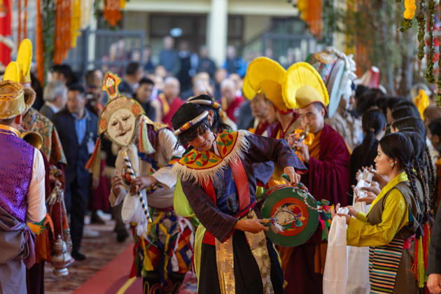 October 21, 2026, Dharamshala, Himachal Pradesh, India: Artists performed dance to welcome Tibetan Spiritual leader the Dalai Lama during a Long Life Prayer offered to him by TIPA, Norbulingka Institute and Nepal Tibetan Lhamo Association at Tsuglakhang Temple, Mcleodganj, Dharamshala on Wednesday. Dharamshala India  - ZUMAb235 20261021_zip_b235_022 Copyright: xShaileshxBhatnagarx