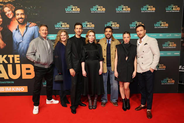 Wotan Wilke Moehring, Diana Amft, Florian David Fitz, Karoline Herfurth, Elyas M Barek, Jella Haase and Frederick Lau during the premiere of Der perfekte Urlaub at Cinedom on October 21, 2026 in Cologne, Germany The premiere of Der perfekte Urlaub in Cologne, Germany