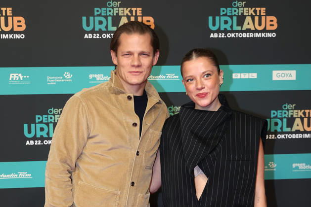 Max von der Groeben and Jella Haase during the premiere of Der perfekte Urlaub at Cinedom on October 21, 2026 in Cologne, Germany The premiere of Der perfekte Urlaub in Cologne, Germany