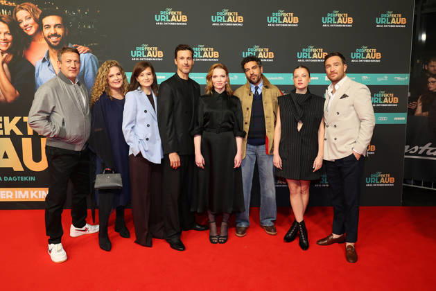 Wotan Wilke Moehring, Diana Amft, Lena Schoemann, Florian David Fitz, Karoline Herfurth, Elyas M Barek, Jella Haase and Frederick Lau during the premiere of Der perfekte Urlaub at Cinedom on October 21, 2026 in Cologne, Germany The premiere of Der perfekte Urlaub in Cologne, Germany