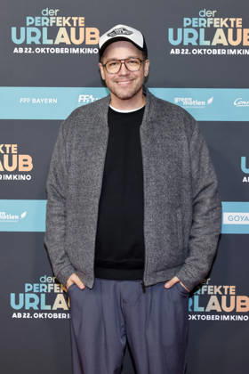 Schauspieler Jan van Weyde bei der NRW-Premiere des Kinofilms Der perfekte Urlaub im Cinedom. Köln, 21.10.2026 NRW Deutschland Copyright: xChristophxHardtx