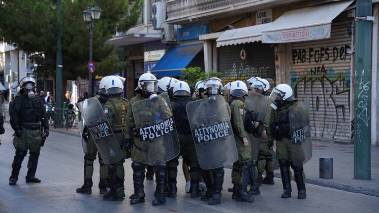 Athens Students And Teachers Protest ATHENS, GREECE, OCTOBER 21, 2026: Students and educators march through central Athens towards the Greek Parliament during nationwide education protests and teachers™ strike action. Demonstrators demand increased public education funding, improved school facilities, smaller classes and higher teachers™ salaries, while opposing education privatisation. Athens Greece Copyright: x xVedatxYelerx xJNAxPressx