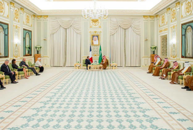 Saudi Crown Prince and French President Hold Bilateral Talks in Riyadh Saudi Crown Prince Mohammed bin Salman and French President Emmanuel Macron hold official talks in Riyadh, Saudi Arabia, on October 21, 2026, to review longstanding strategic relations between the two countries and discuss ways to strengthen bilateral cooperation across various sectors. The two leaders also exchange views on regional and international developments and discuss coordinating joint efforts to support international security and stability. Photo by Saudi Press Agency apaimages Khan Yunis Gaza Strip Saudi Arabia 211026_Saudi_SPO_00(1) Copyright: xapaimagesxSaudixPressxAgencyx xapaimagesx