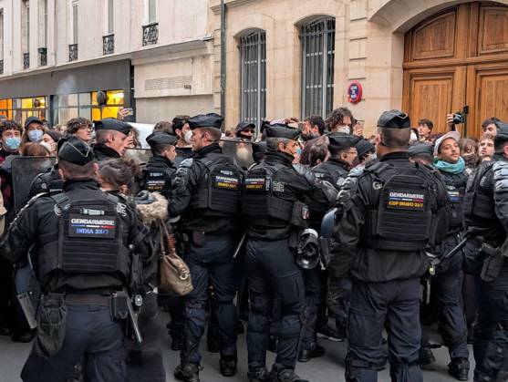 Students stage sit-in protest at Sciences Po Paris PARIS, FRANCE - OCTOBER 22: French gendarmerie officers form a security cordon as students stage a protest at Sciences Po Paris in Paris, France, on October 22, 2026. Officers holding riot shields face a crowd of protesters gathered on a street near the institution. Luc Auffret Anadolu Paris France. Editorial use only. Please get in touch for any other usage.  Copyright: x2026xAnadoluxLucxAuffretx