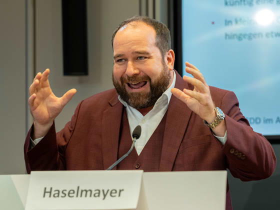 2026-10-22-Präsentation im BMLUK Geschäftsführer Haselmayer (IFDD) am 22. Oktober 2026 bei der Präsentation einer Studie zu Lebensqualität in Gemeinden und Perspektiven für lebendige Regionen im Bundesministerium für Land- und Forstwirtschaft, Klima- und Umweltschutz, Regionen und Wasserwirtschaft in Wien, Wien, Österreich .