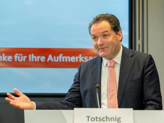 2026-10-22-Präsentation im BMLUK Bundesminister für Land- und Forstwirtschaft, Klima- und Umweltschutz, Regionen und Wasserwirtschaft Norbert Totschnig (ÖVP) am 22. Oktober 2026 bei der Präsentation einer Studie zu Lebensqualität in Gemeinden und Perspektiven für lebendige Regionen im Bundesministerium für Land- und Forstwirtschaft, Klima- und Umweltschutz, Regionen und Wasserwirtschaft in Wien, Wien, Österreich .