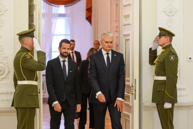 Montenegrin President Jakov Milatovic meets Lithuanian President Gitanas Nauseda in Vilnius VILNIUS, LITHUANIA - OCTOBER 22: Lithuanian President Gitanas Nauseda (R) and Montenegrin President Jakov Milatovic (L) walk past honor guards during an official welcoming ceremony in Vilnius, Lithuania, on October 22, 2026. Yauhen Yerchak Anadolu Vilnius Lithuania. Editorial use only. Please get in touch for any other usage.  Copyright: x2026xAnadoluxYauhenxYerchakx