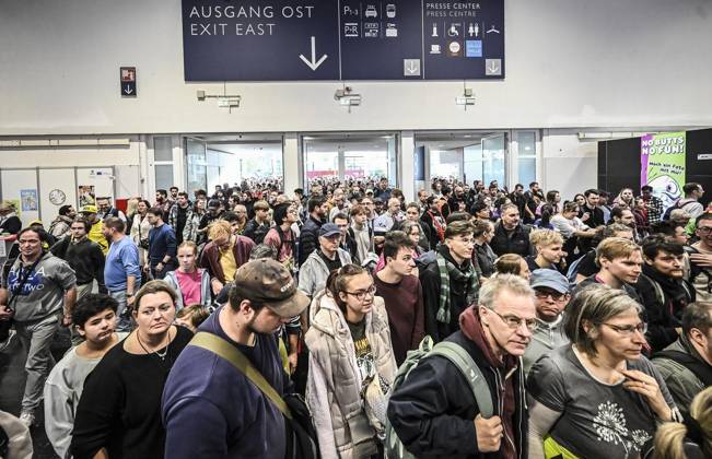 Erster Tag der Spielemesse Essen. Die SPIEL Essen findet vom 22. bis 25. Oktober 2026 auf dem Gelände der Messe Essen statt ** NUR FÜR REDAKTIONELLE ZWECKE ** EDITORIAL USE ONLY **<p>Die ersten besucher stürmen die Messe am Donnerstag, dem 10 22 2026. Erster Tag der Spielemesse Essen. Die SPIEL Essen findet vom 22. bis 25. Oktober 2026 auf dem Gelände der Messe Essen statt Deutschland NRW Essen Copyright: KerstinxKokoska