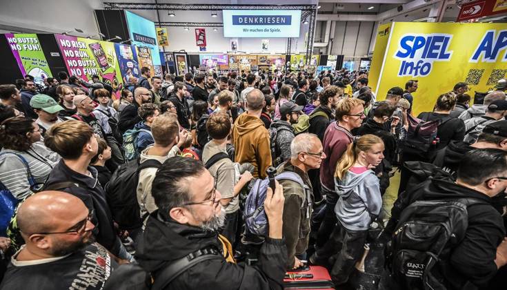 Erster Tag der Spielemesse Essen. Die SPIEL Essen findet vom 22. bis 25. Oktober 2026 auf dem Gelände der Messe Essen statt ** NUR FÜR REDAKTIONELLE ZWECKE ** EDITORIAL USE ONLY **<p>Die ersten besucher stürmen die Messe am Donnerstag, dem 10 22 2026. Erster Tag der Spielemesse Essen. Die SPIEL Essen findet vom 22. bis 25. Oktober 2026 auf dem Gelände der Messe Essen statt Deutschland NRW Essen Copyright: KerstinxKokoska