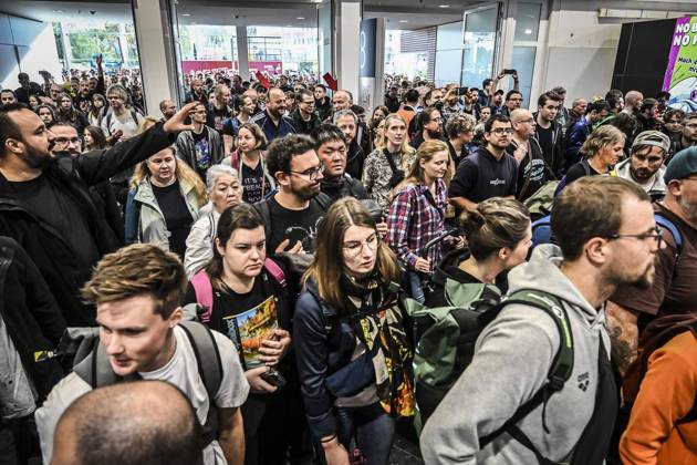 Erster Tag der Spielemesse Essen. Die SPIEL Essen findet vom 22. bis 25. Oktober 2026 auf dem Gelände der Messe Essen statt ** NUR FÜR REDAKTIONELLE ZWECKE ** EDITORIAL USE ONLY **<p>Die ersten besucher stürmen die Messe am Donnerstag, dem 10 22 2026. Erster Tag der Spielemesse Essen. Die SPIEL Essen findet vom 22. bis 25. Oktober 2026 auf dem Gelände der Messe Essen statt Deutschland NRW Essen Copyright: KerstinxKokoska