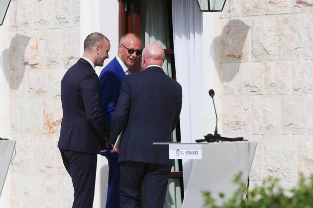 Sveti Stefan, Montenegro, 22.10.2026: Auslandsreise des Kanzlers zum Berlin Prozess -Gipfel: Pressekonferenz mit dem Premierminister von Montenegro Milojko Spajic, Bundeskanzler Friedrich Merz (CDU) und dem Bundeskanzler von Österreich Christian Stocker Copyright: xdtsxNachrichtenagenturx dts_140278