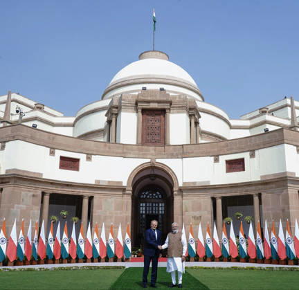 RECORD DATE NOT STATED Poland PM Donald Tusk in India New Delhi, Oct 22 (ANI): Prime Minister Narendra Modi shakes hands with his Polish counterpart, Donald Tusk, at Hyderabad House, in New Delhi on Thursday. (@MEAIndia X ANI Photo) NEW DELHI Delhi India Copyright: xANIx ANI_20261022048