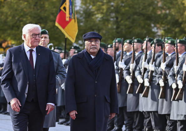 Pakistani President Asif Ali Zardari in Berlin BERLIN, GERMANY - OCTOBER 23: German President Frank-Walter Steinmeier welcomes Pakistani President Asif Ali Zardari during a military ceremony at the German Ministry of Defense in Berlin, Germany, on October 23, 2026. Halil Sagirkaya Anadolu Berlin Germany. Editorial use only. Please get in touch for any other usage.  Copyright: x2026xAnadoluxHalilxSagirkayax