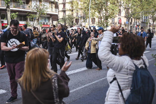 October 23, 2026, Barcelona, Barcelona, Spain: Barcelona, Spain. Demonstrators march during a protest called by the camp for the the right to housing at Plaza Catalunya. Barcelona Spain - ZUMAm214 20261023_zip_m214_010 Copyright: xMatteoxSeccix
