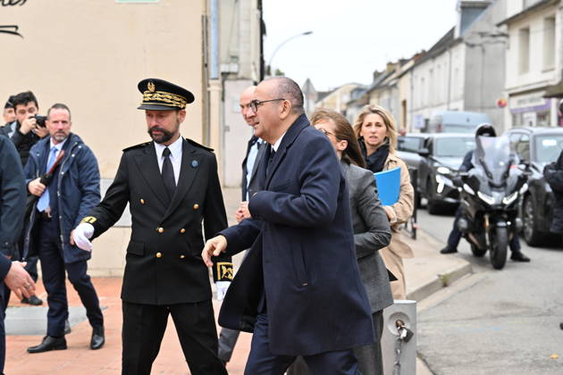 1 killed, 4 injured after gunman opens fire in northern France TRAPPES, FRANCE - OCTOBER 23: French Interior Minister Laurent Nunez arrives at the town hall of Trappes in the Yvelines department near Paris, France on Friday, October 23, 2026. Minister Nunez convened with Trappes Mayor Ali Rabeh and senior police officials near the incident site to review law enforcement measures following a drive-by shooting in Trappes and La Verriere that killed one person and injured four others. Mustafa Yalcin Anadolu Trappes France. Editorial use only. Please get in touch for any other usage.  Copyright: x2026xAnadoluxMustafaxYalcinx