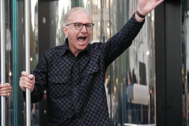October 23, 2026, New York, Ny, USA: GREG JOSWIAK opens the Apple IPhone Duo Launch,.The Apple Store Fifth Avenue, NYC.October 23, 2026 . Apple IPhone Duo Launch,.The Apple Store Fifth Avenue, NYC.October 23, 2026 . New York USA - ZUMAms4_ 20261023_faf_ms4_006 Copyright: xSoniaxMoskowitzxGordonx