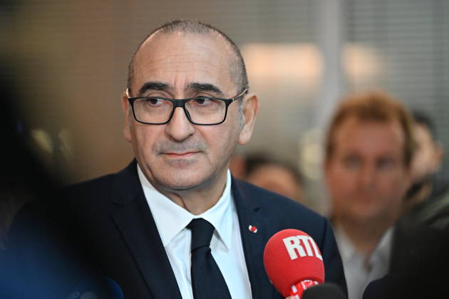 Deadly drive-by shooting attack in Paris suburb of Trappes TRAPPES, FRANCE - OCTOBER 23: France s Interior Minister Laurent Nunez speaks to the press members following a shooting killing at least one person and injuring four others according to police sources, in Trappes, Paris suburb, France on October 23, 2026. Mustafa Yalcin Anadolu Trappes France. Editorial use only. Please get in touch for any other usage.  Copyright: x2026xAnadoluxMustafaxYalcinx