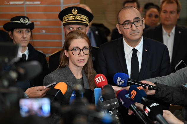 Deadly drive-by shooting attack in Paris suburb of Trappes TRAPPES, FRANCE - OCTOBER 23: France s Interior Minister Laurent Nunez (R) and France s junior Minister in charge of equality Aurore Berge (L) speak to the press members following a shooting killing at least one person and injuring four others according to police sources, in Trappes, Paris suburb, France on October 23, 2026. Mustafa Yalcin Anadolu Trappes France. Editorial use only. Please get in touch for any other usage.  Copyright: x2026xAnadoluxMustafaxYalcinx